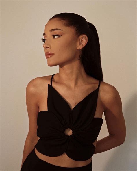 ariana grande foto sexy|Ariana Grande’s Hottest Looks: Photos of Her Best, Red Hot